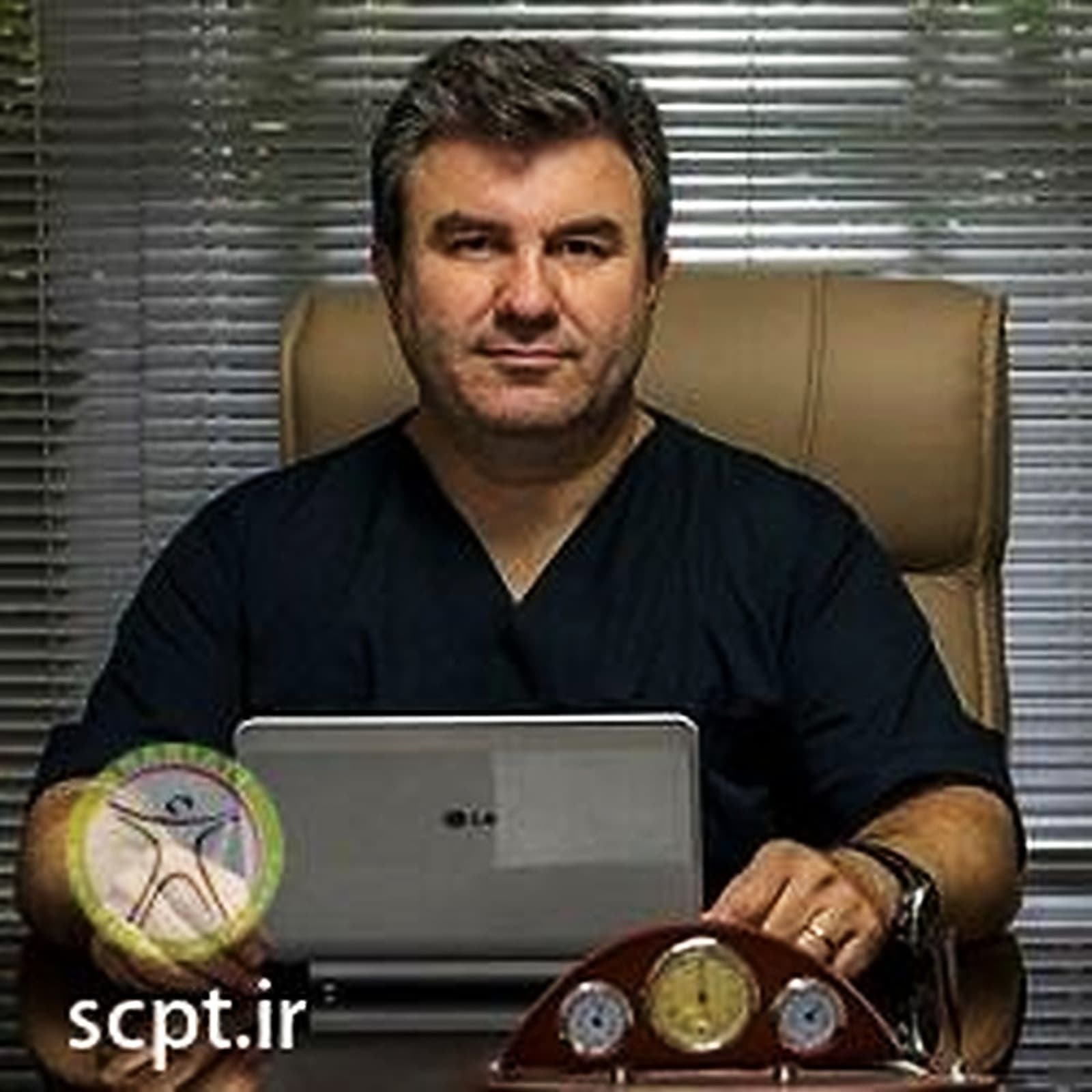 دکتر اکبر رضایی در کلینیک فیزیوتراپی شریعتی